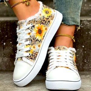Sunflower shoes 💛🌻💛 (7.5, fits like a 7)